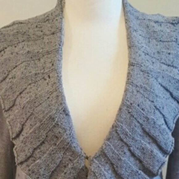 🐇 Flattering Dark Grey Fan Pleated Cardigan - S - Picture 7 of 8